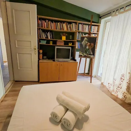 Ag.dimitrios Metro St. 2 Bedrooms 4 Persons By Mps